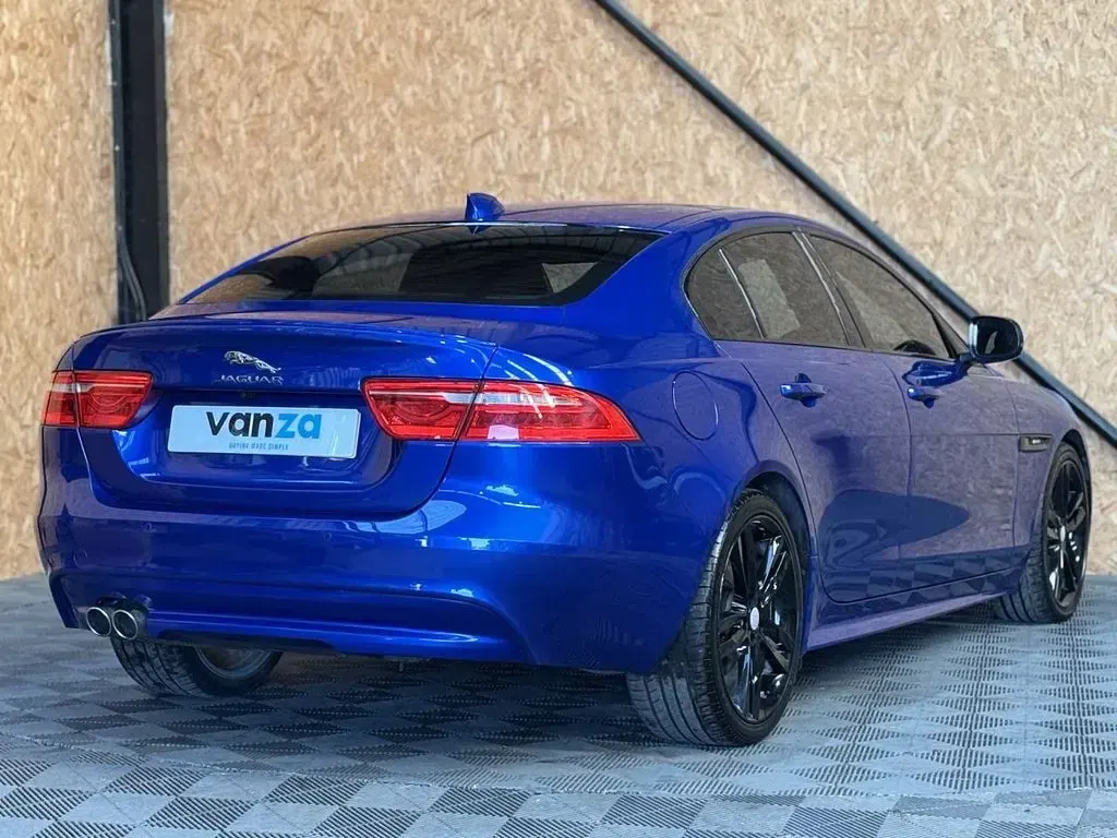 Used Jaguar XE R-Sport 180 HP (132 kW) 2016 Blue Sedan