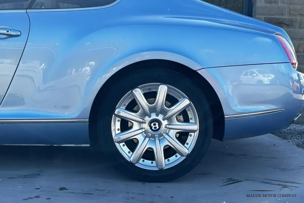 Used Bentley Continental 552 HP (405 kW) 2005 Silver Coupe
