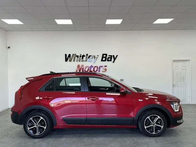 Used Kia Niro 139 HP (102 kW) 2022 Red SUV