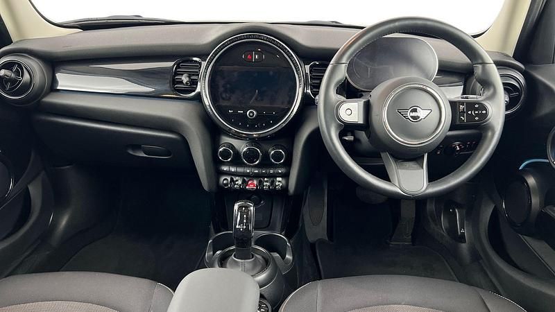 Used Mini Cooper Classic 134 HP (98 kW) 2023 Silver Hatchback