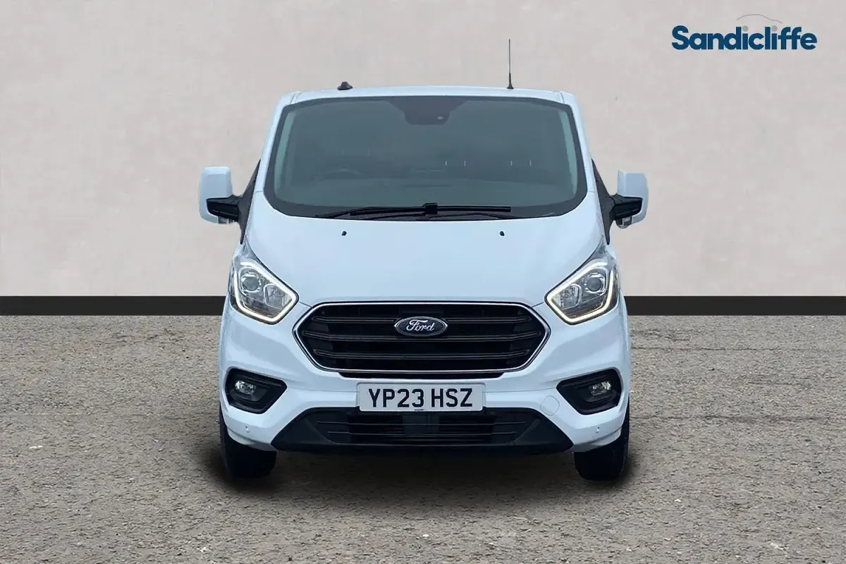 Used Ford Transit Custom Limited 131 HP (96 kW) 2023 Frozen white Van