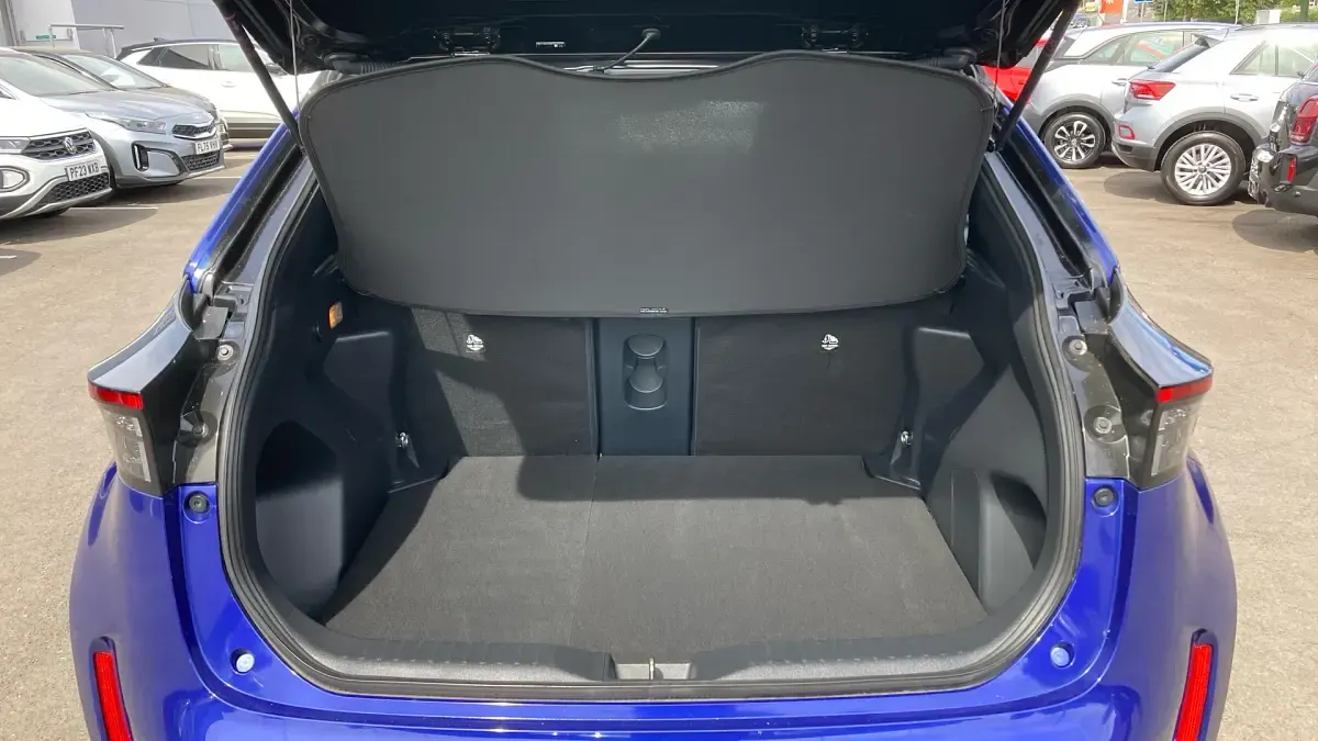 Used Toyota Yaris Hybrid Sport 116 HP (85 kW) 2023 Blue/black Estate