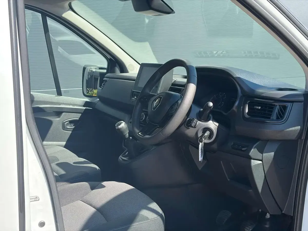Used Renault Trafic Business 2023 White MPV