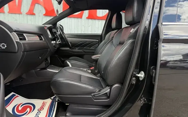 Used Mitsubishi Outlander P-HEV 224 HP (164 kW) 2020 Estate