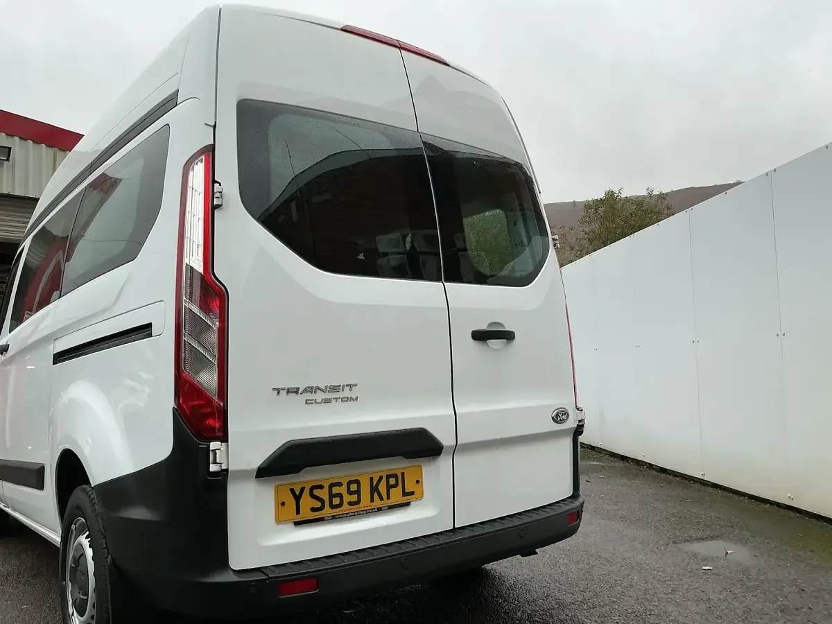 Used Ford Transit Custom 105 HP (77 kW) 2019 White Van
