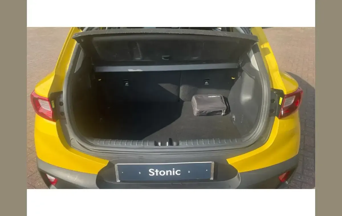 Used Kia Stonic GT-Line S 120 HP (88 kW) 2023 Yellow SUV