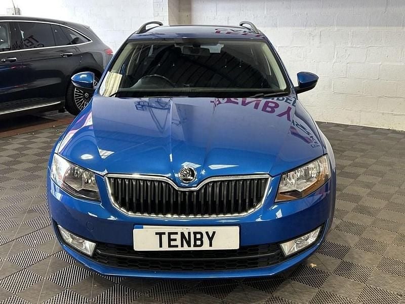 Used Skoda Octavia SE 115 HP (84 kW) 2017 Blue Estate