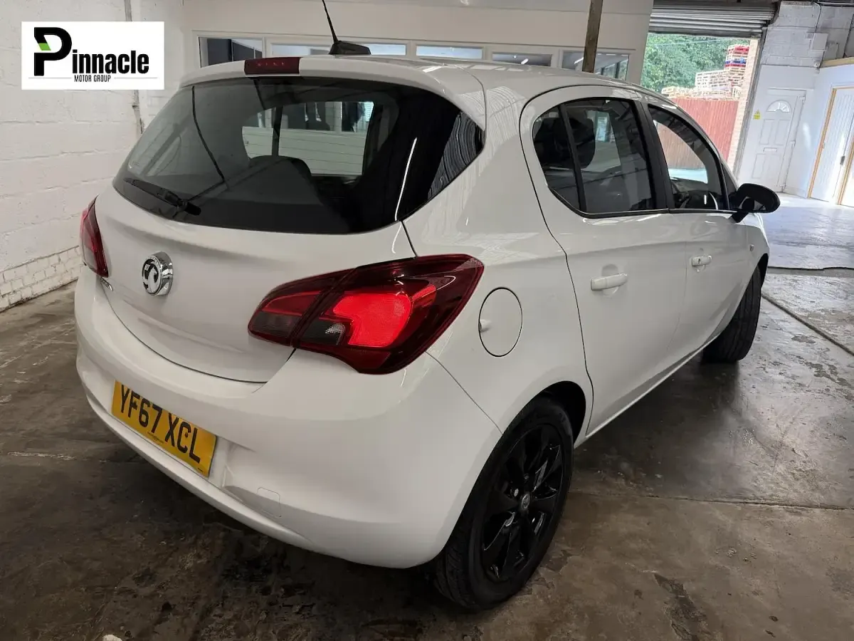 Used Vauxhall Corsa 75 HP (55 kW) 2017 White Hatchback