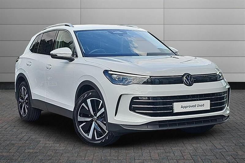 Pure white New 2025 VW Tiguan Elegance SUV | £35,550 (Super price) - Image 1/4