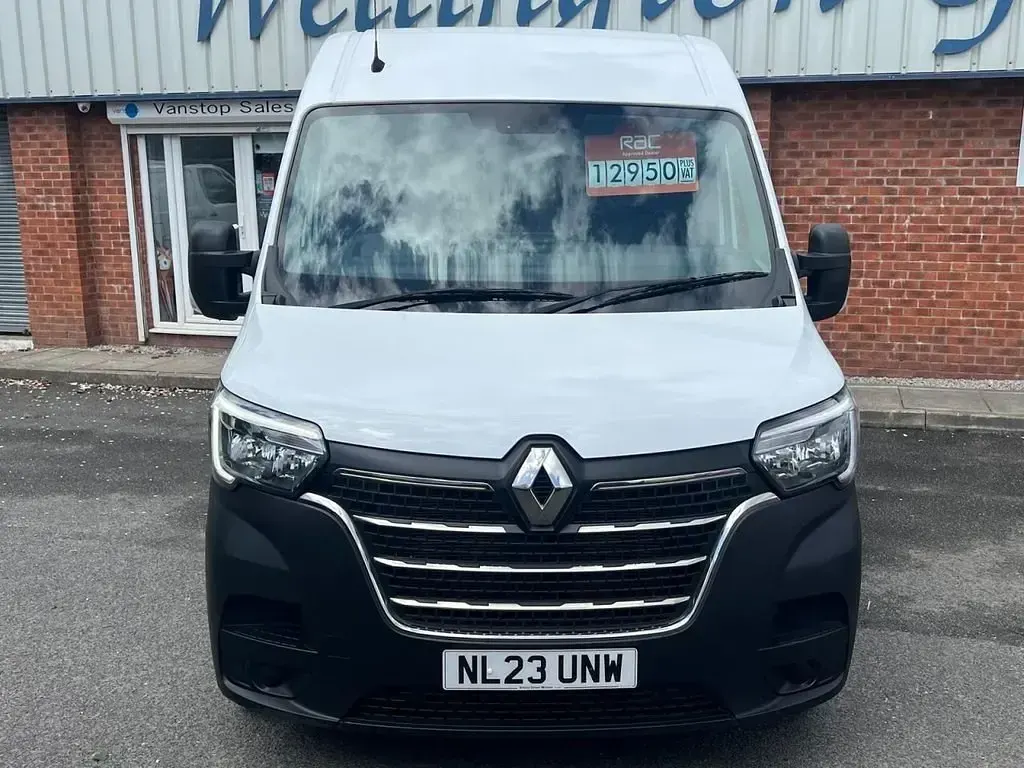 Usado Renault Master Business 2023 Branco Monovolume