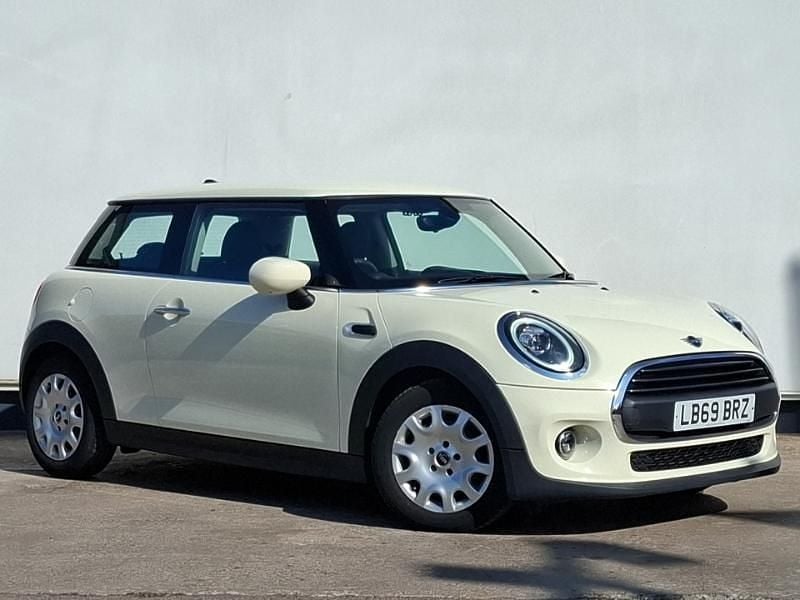White Used 2019 Mini ONE Classic Hatchback | £11,998 (Fair price) - Image 1/4