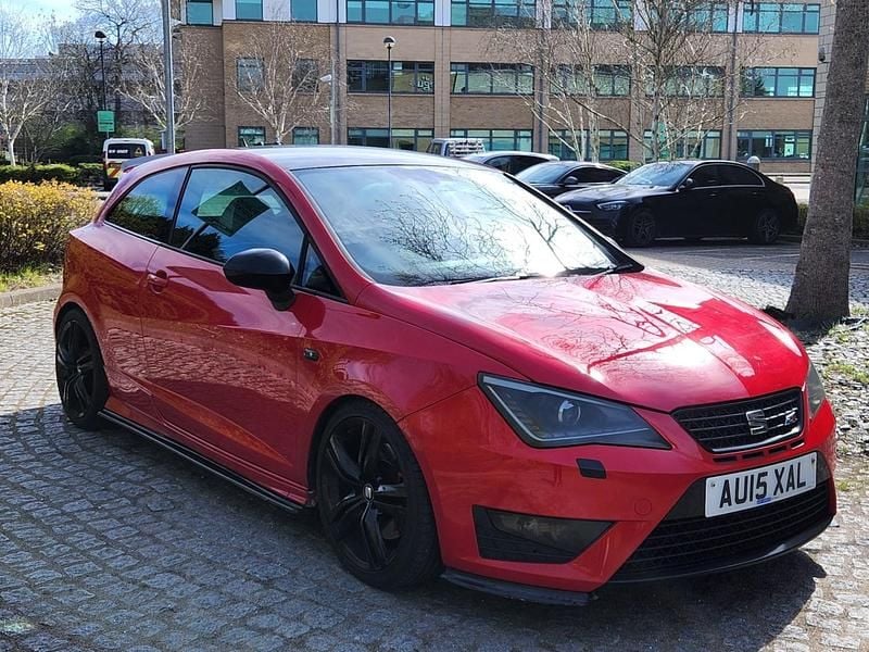 Begagnad Seat Ibiza CUPRA 2015 Röd Halvkombi