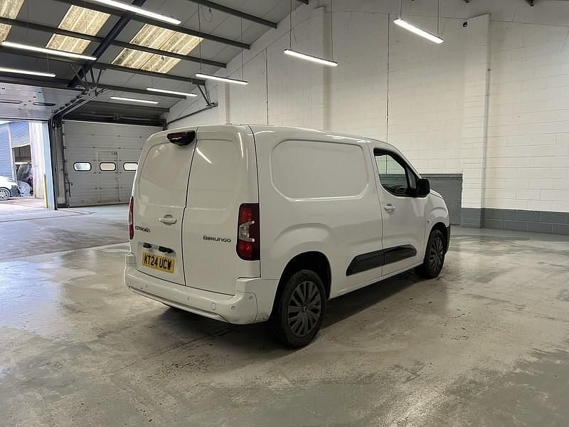 Used Citroën Berlingo 100 HP (73 kW) 2024 White MPV