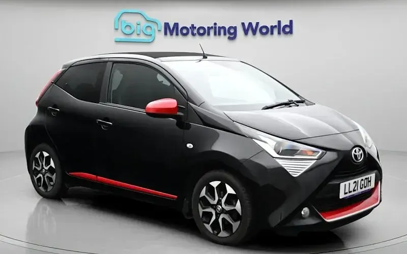 Usado Toyota Aygo Trend 72 CV (52 kW) 2021 Utilitario