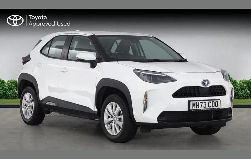Used Toyota Yaris Cross 113 HP (83 kW) 2024 White SUV