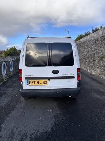 Used Vauxhall Combo 2009 White MPV