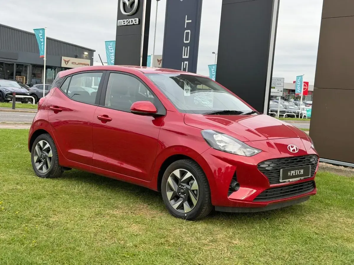 New Hyundai i10 Advanced 62 HP (45 kW) 2026 Red Hatchback