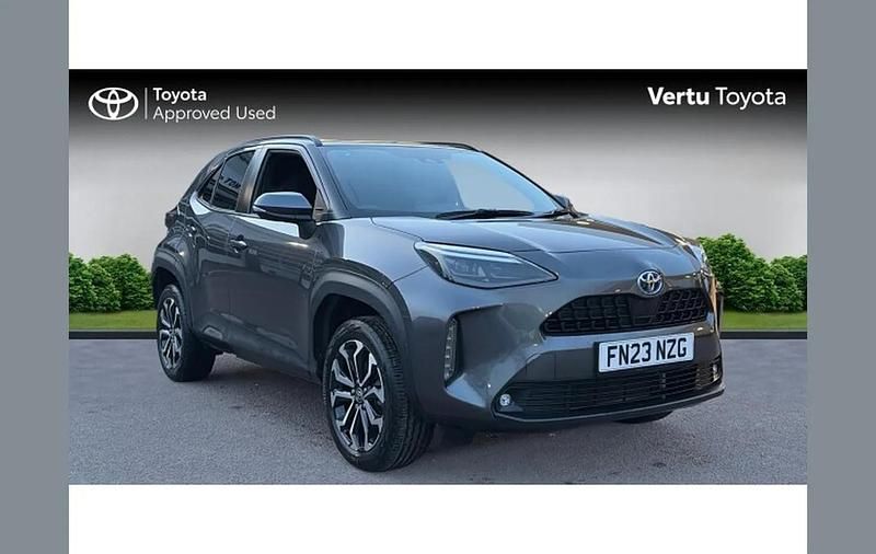 Used Toyota Yaris Cross Design 113 HP (83 kW) 2023 Grey SUV