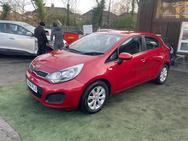 Used Kia Rio 2014 Red Hatchback