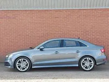 Usado Audi A3 S-Line 150 CV (110 kW) 2019 Gris Berlina