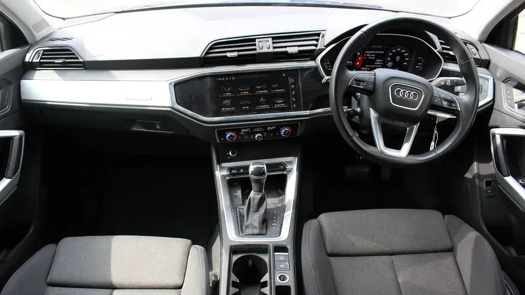 Used Audi Q3 Sport 150 HP (110 kW) 2024 Blue SUV