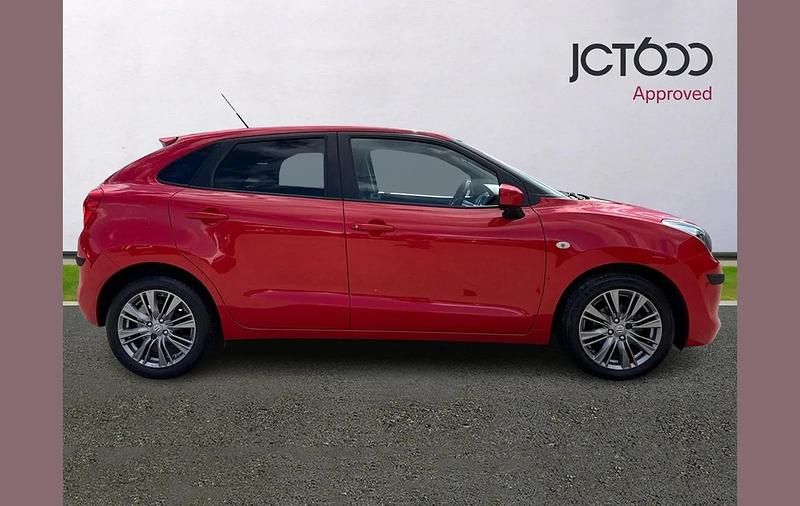 Usado Suzuki Baleno SZ-T 111 CV (81 kW) 2019 Rojo Utilitario