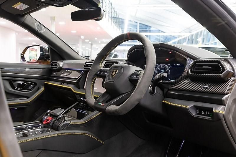 New Lamborghini Urus 800 HP (588 kW) 2025 Yellow SUV