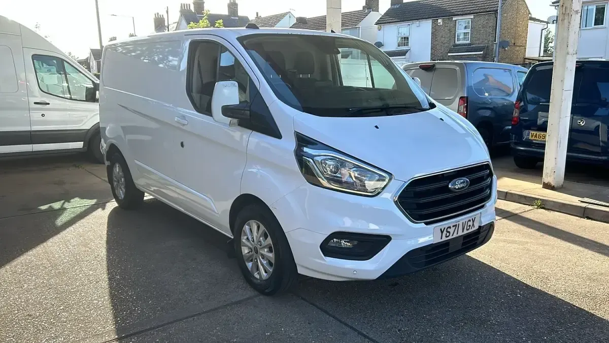 Used Ford Transit Custom Limited 130 HP (95 kW) 2022 White Van