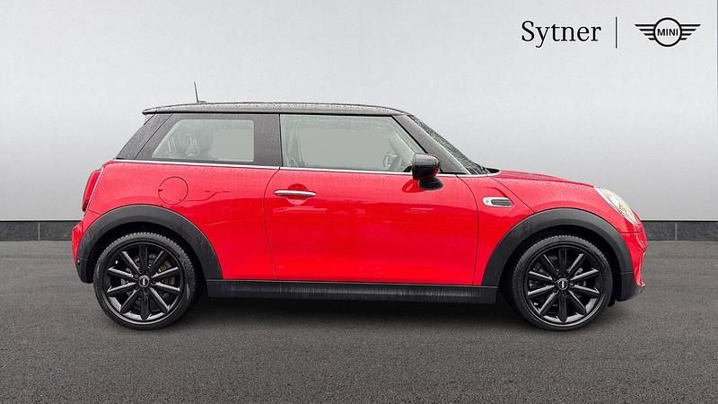 Used Mini Cooper Classic 134 HP (98 kW) 2020 Red Hatchback