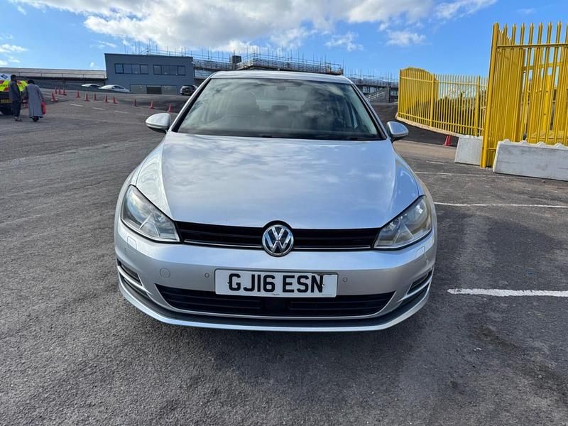 Begagnad VW Golf VII Edition 125 HK (91 kW) 2016 Silver Halvkombi