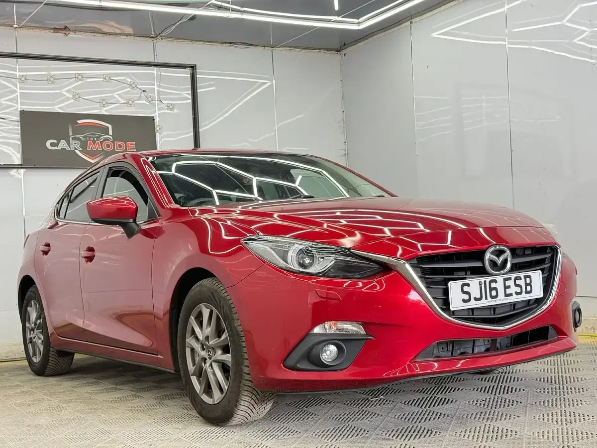 Used Mazda 3 165 HP (121 kW) 2016 Red Hatchback