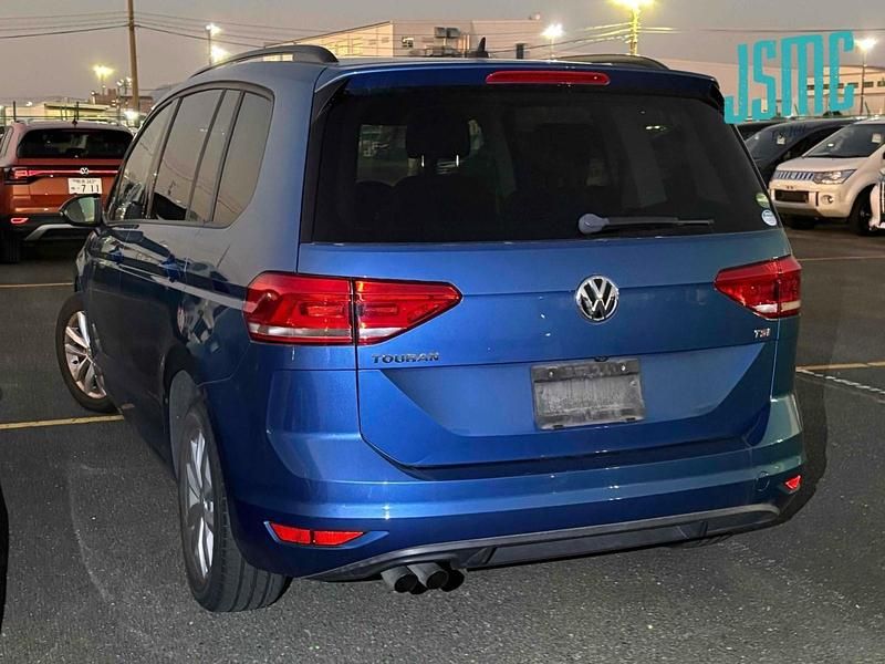 Used VW Touran SEL 150 HP (110 kW) 2016 Blue MPV