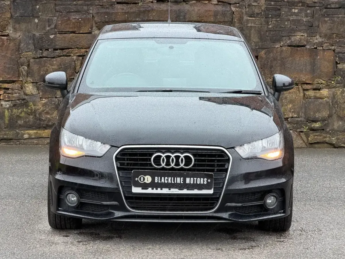 Begagnad Audi A1 Sportback S-Line 143 HK (105 kW) 2014 Svart Halvkombi
