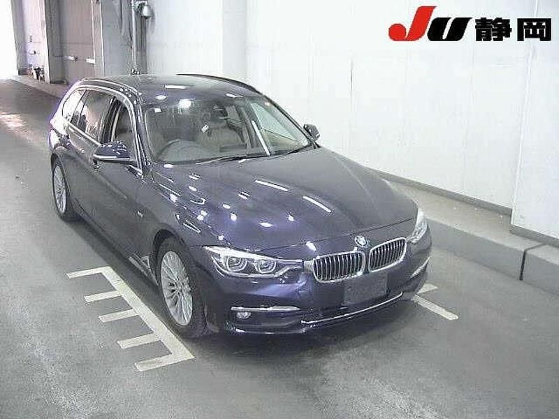 Used BMW 320 Luxury Line 190 HP (139 kW) 2015 Blue Estate