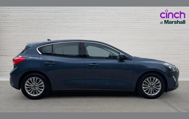 Used Ford Focus Titanium 125 HP (91 kW) 2019 Blue Hatchback