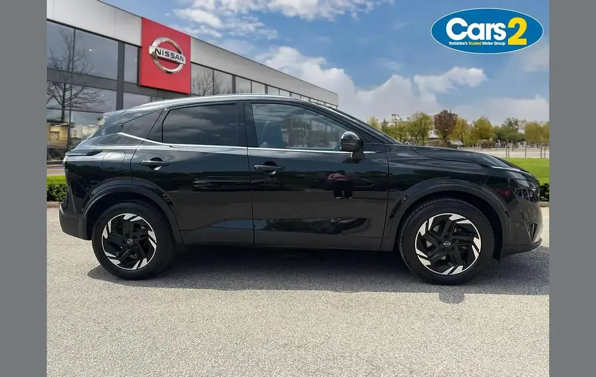 Used Nissan Qashqai N-Connecta 155 HP (114 kW) 2025 Black SUV