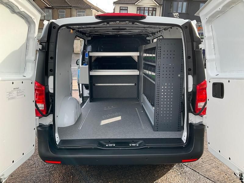 Used Mercedes Vito 140 HP (102 kW) 2019 White Van
