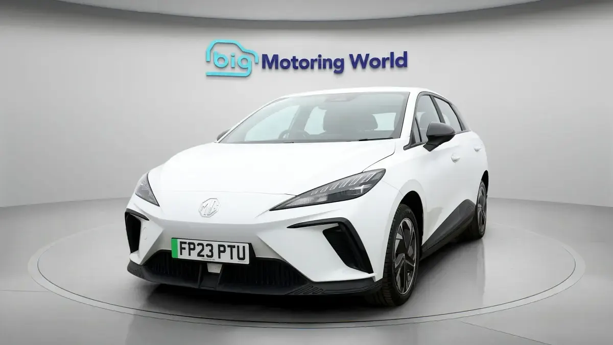 Used MG MG4 EV SE 319 kW (435 HP) 2023 White Hatchback