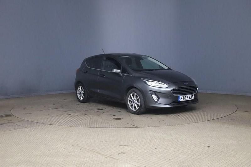 Used Ford Fiesta Zetec 100 HP (73 kW) 2018 Grey Hatchback