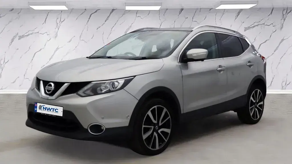 Used Nissan Qashqai S 130 HP (95 kW) 2015 Silver SUV