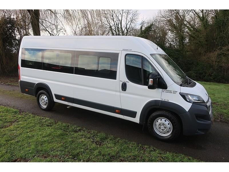 Second-hand Peugeot Boxer 130 CP (95 kW) 2017 Alb Van