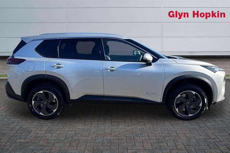 New Nissan X-Trail N-Connecta 213 HP (156 kW) 2025 Silver SUV