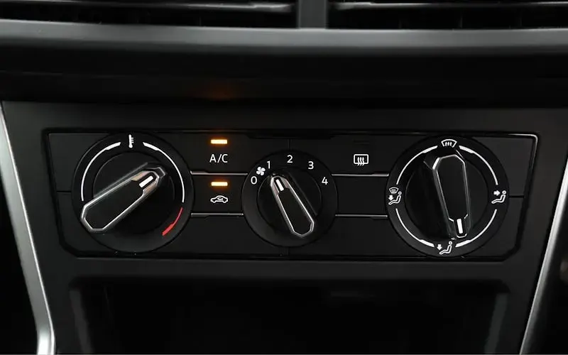 Used VW Taigo Life 95 HP (69 kW) 2023 Blue SUV