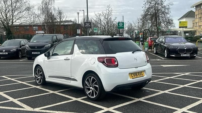Used DS Automobiles DS3 Connected Chic 81 HP (59 kW) 2018 White Hatchback