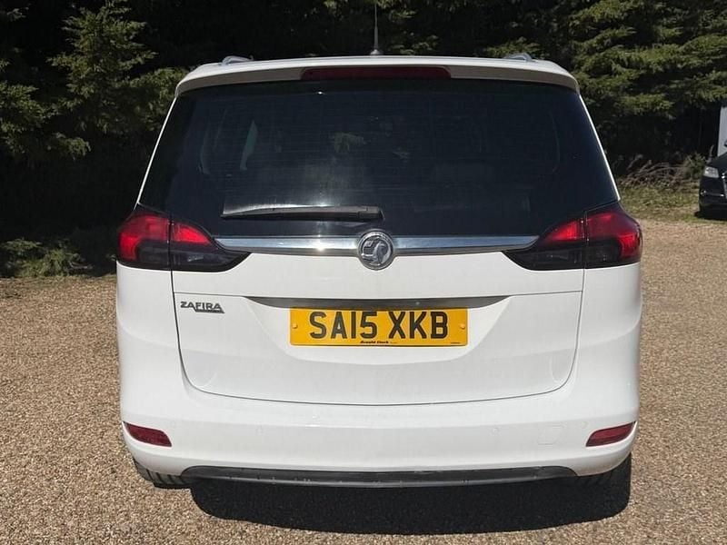 Used Vauxhall Zafira SRi 136 HP (100 kW) 2015 White MPV