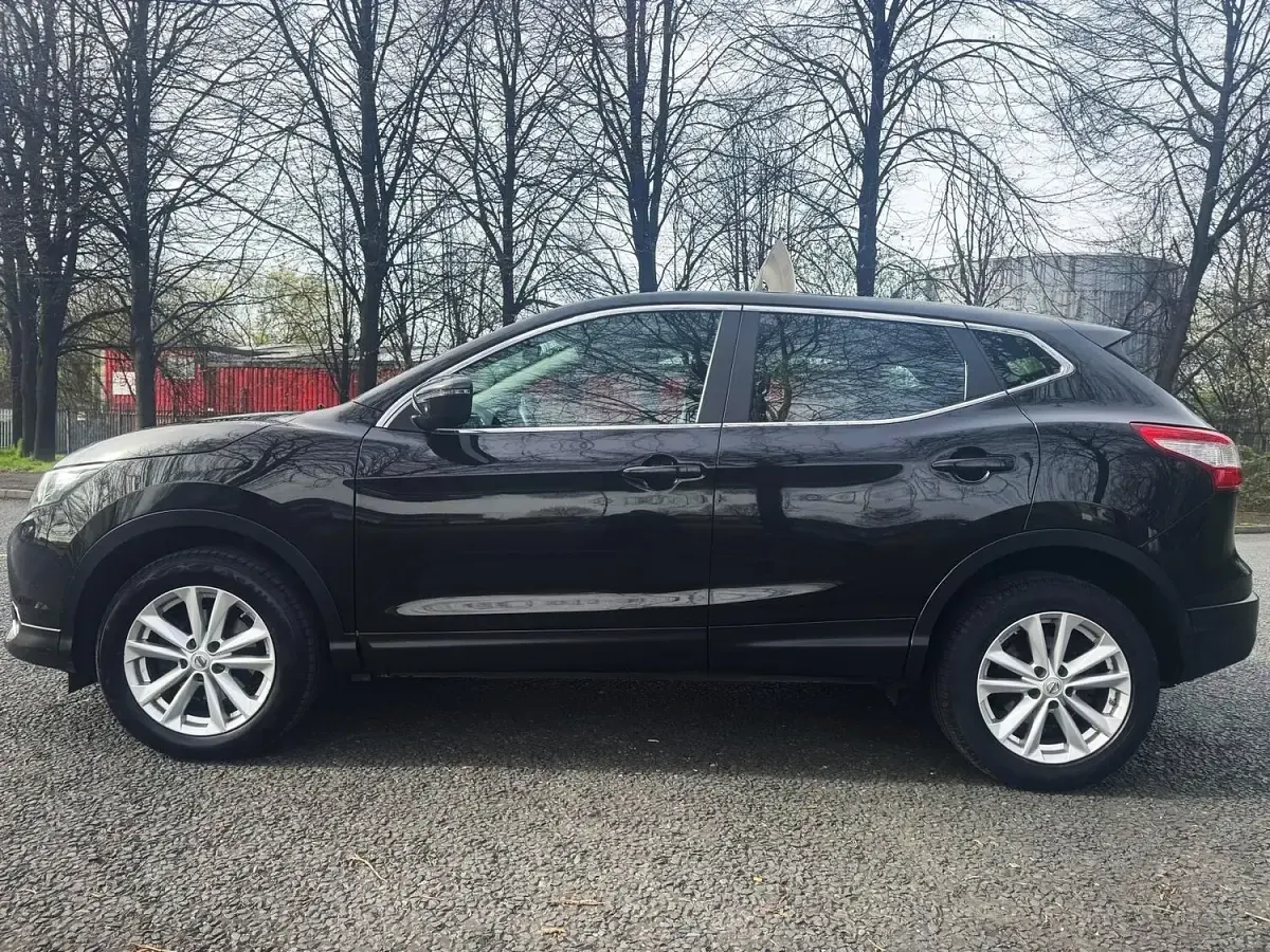 Used Nissan Qashqai Acenta 115 HP (84 kW) 2015 Black SUV