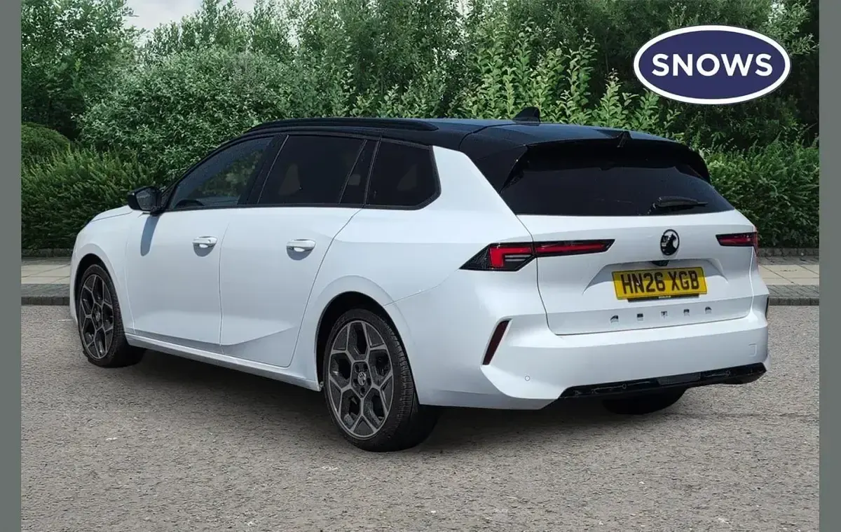 New Vauxhall Astra Ultimate 130 HP (95 kW) 2026 White Estate