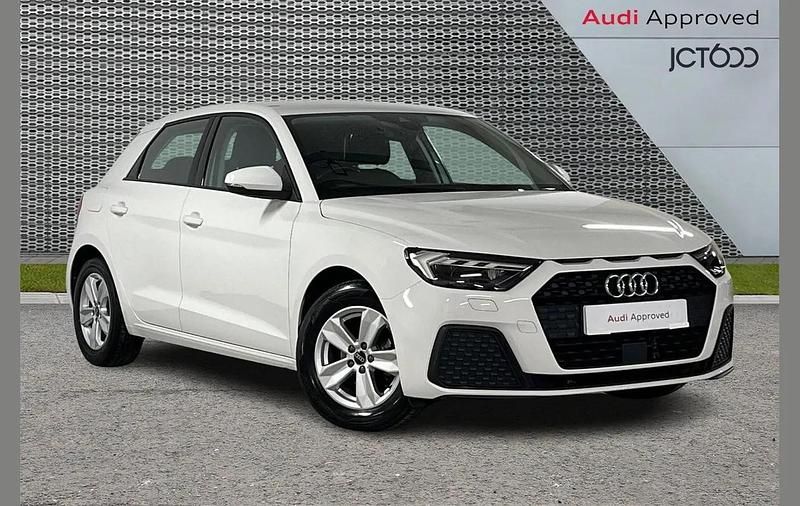 Used Audi A1 Design 94 HP (69 kW) 2023 White Hatchback