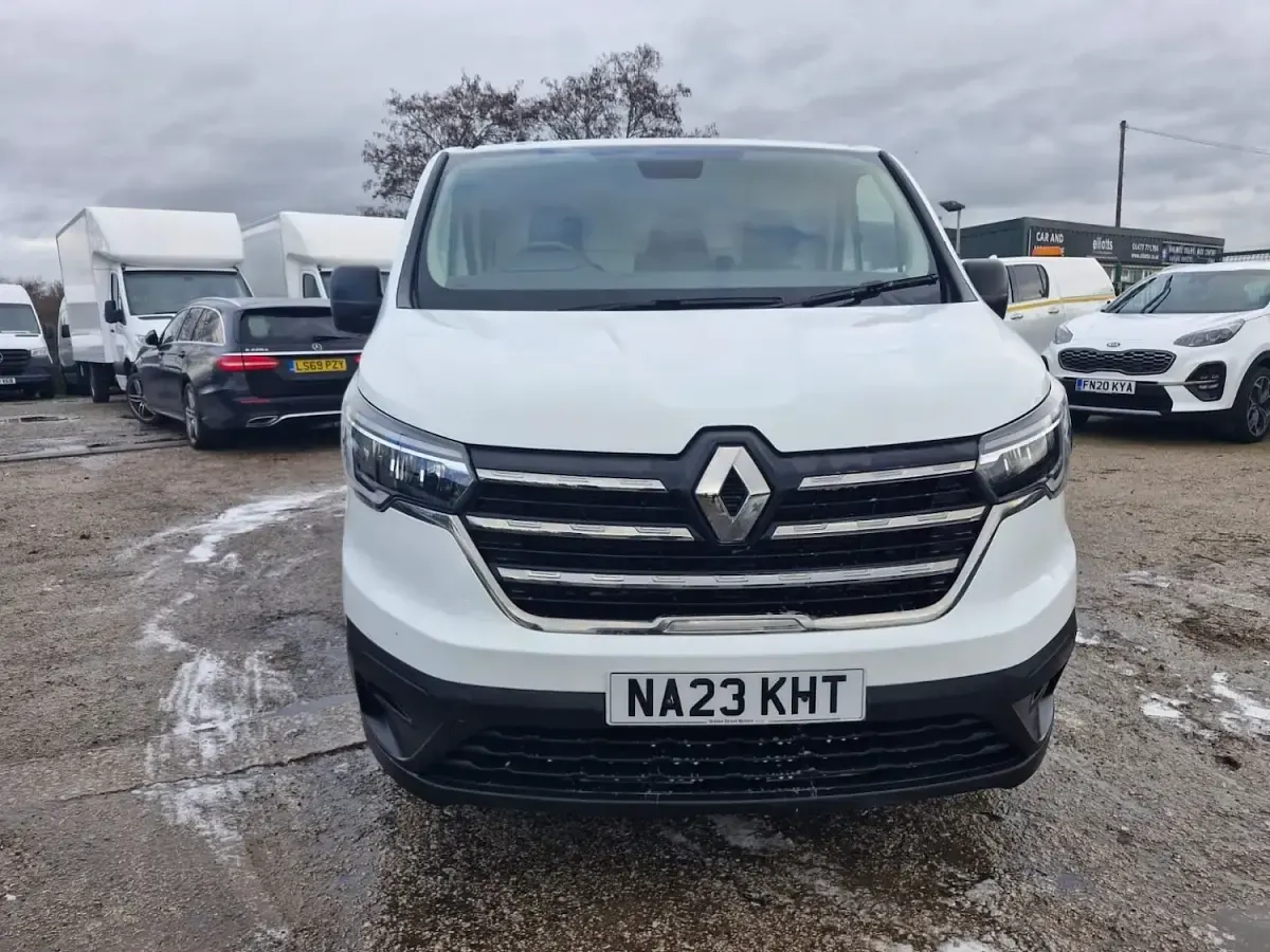 Used Renault Trafic Business 2023 White MPV