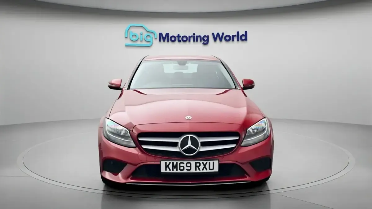 Used Mercedes C180 SE 156 HP (114 kW) 2019 Red Sedan
